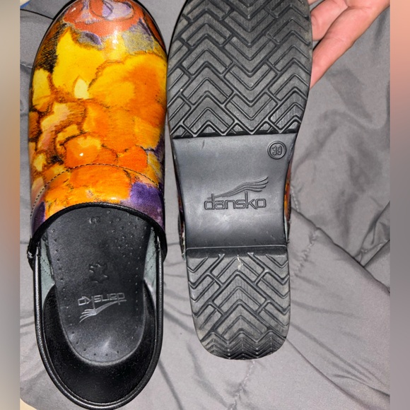 Dansko women’s multicolor nursing clogs - Picture 5 of 8